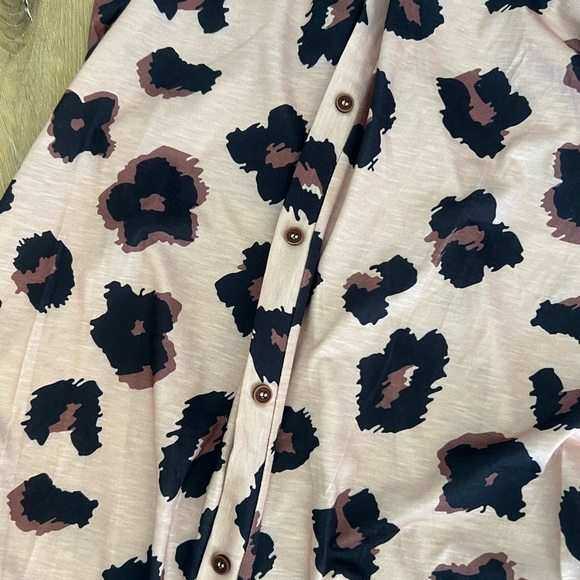 Leopard Button-Up Cardigan - Picture 2 of 3